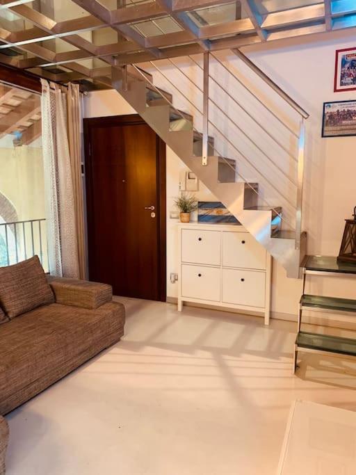 Апартаменты Benvenuti In Casa Peluca! Местре Экстерьер фото