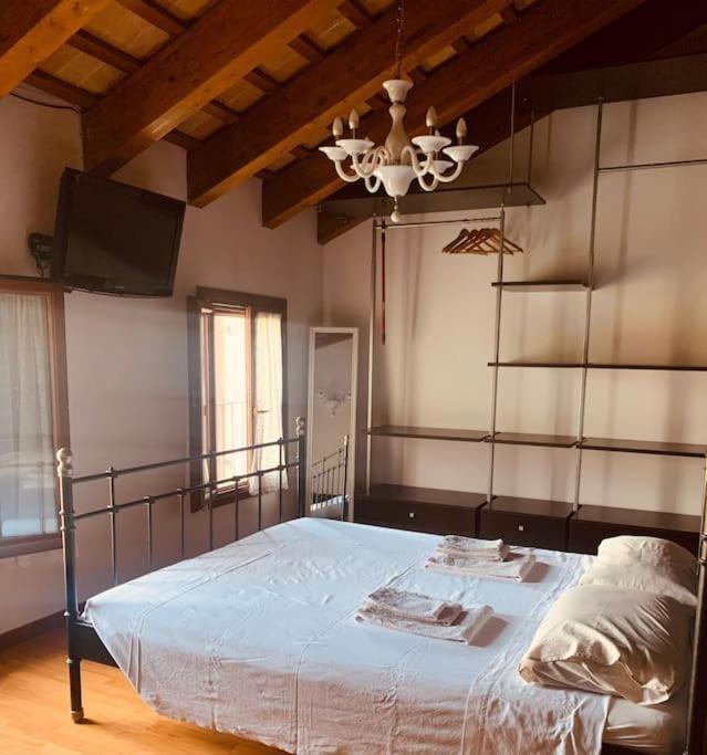 Апартаменты Benvenuti In Casa Peluca! Местре Экстерьер фото