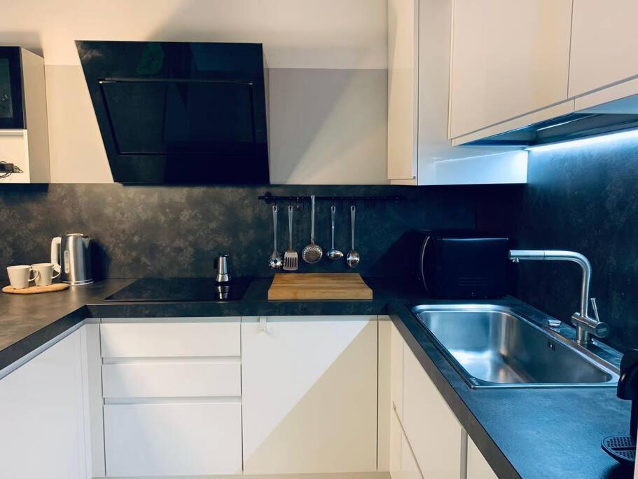 Апартаменты Benvenuti In Casa Peluca! Местре Экстерьер фото